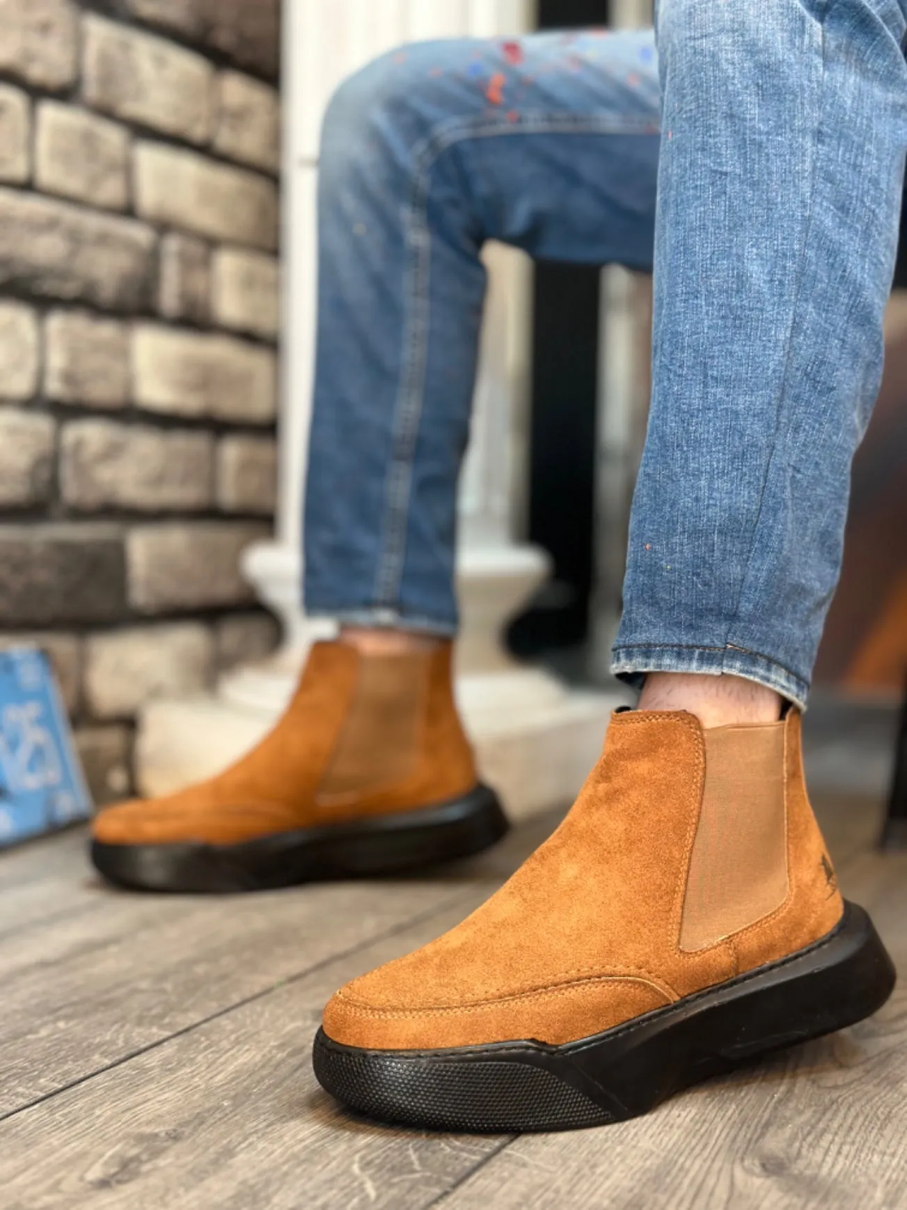 BA0150 Laceless Men's Tan Suede Black High Sole Sports Boots