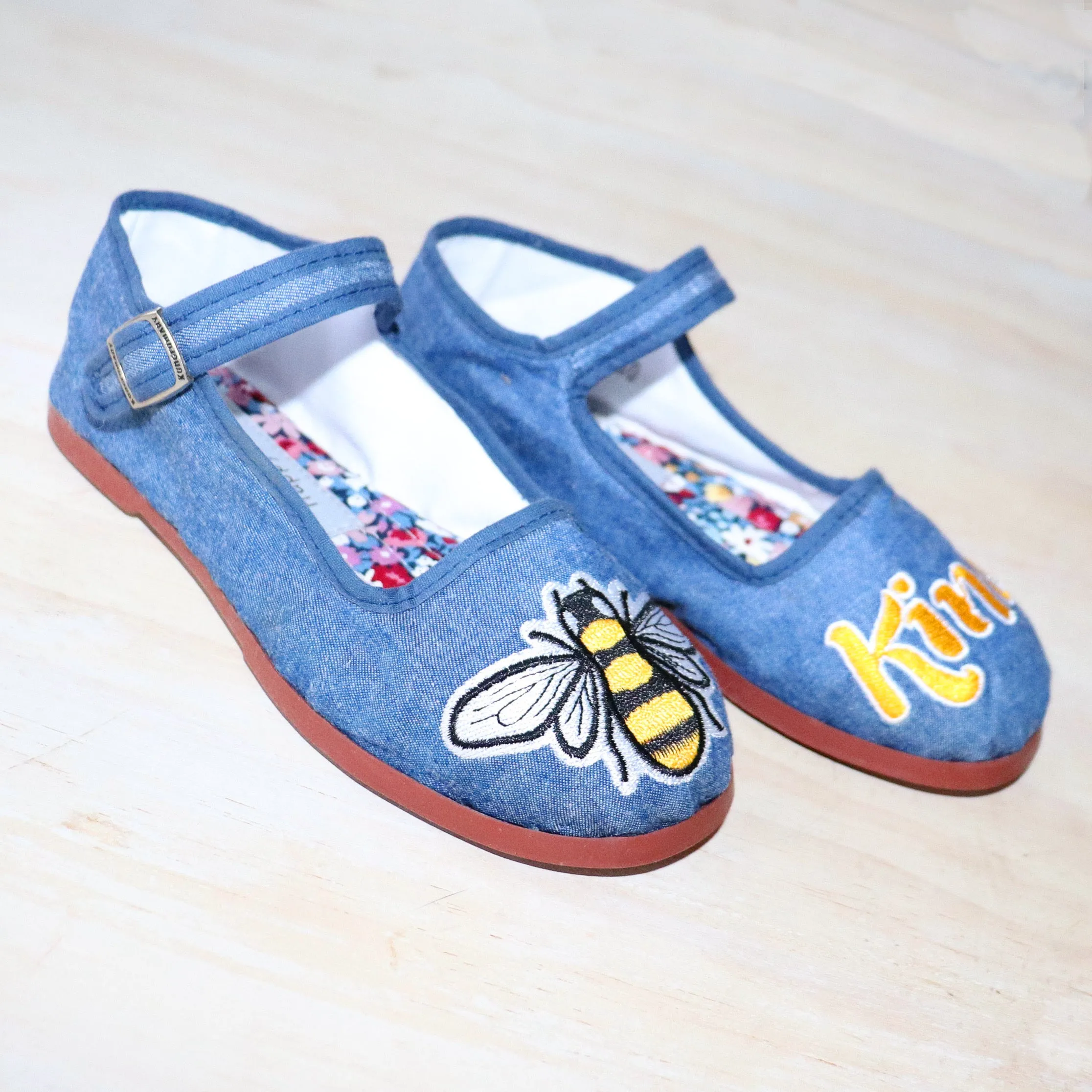 Girls Deluxe Bee Kind