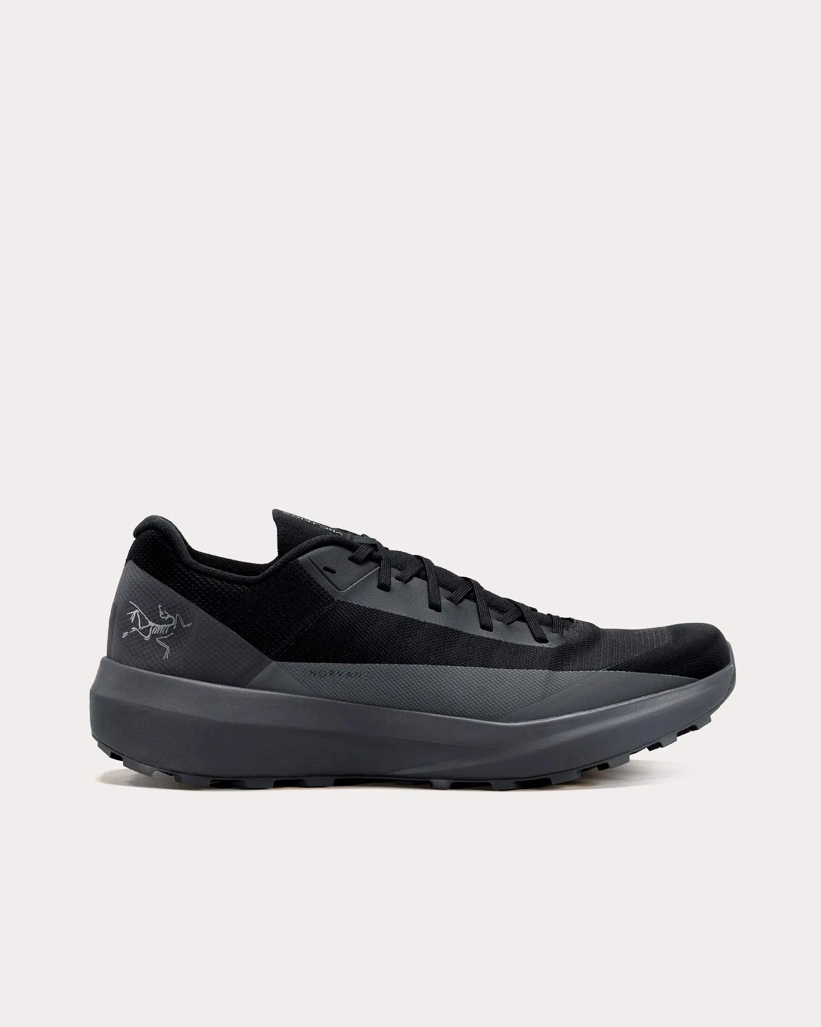 Norvan LD 4 Black / Cloud Running Shoes